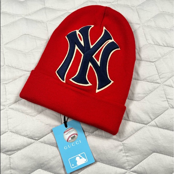 red yankees beanie